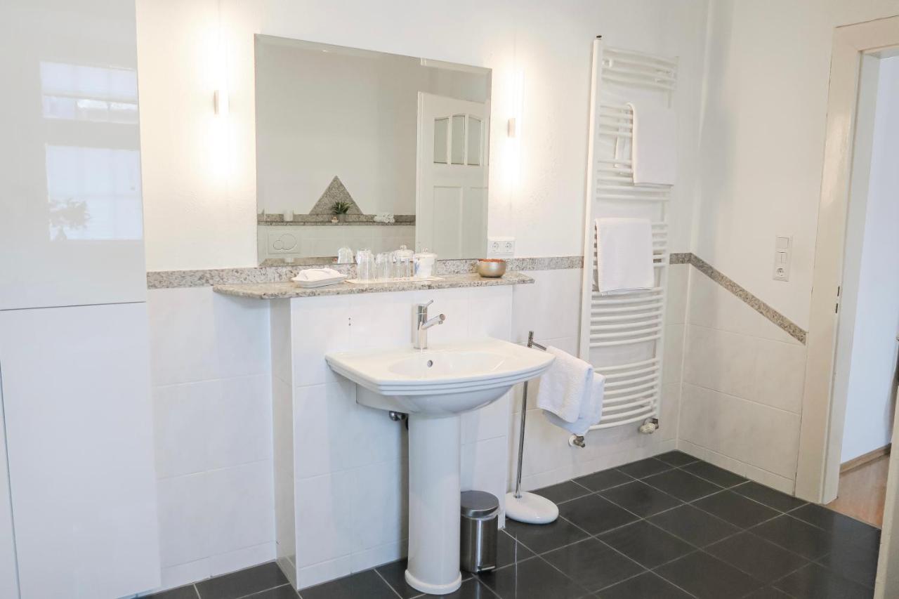 Hotel Service Apartments Am Prinzenplatz Kamp-Lintfort Bagian luar foto