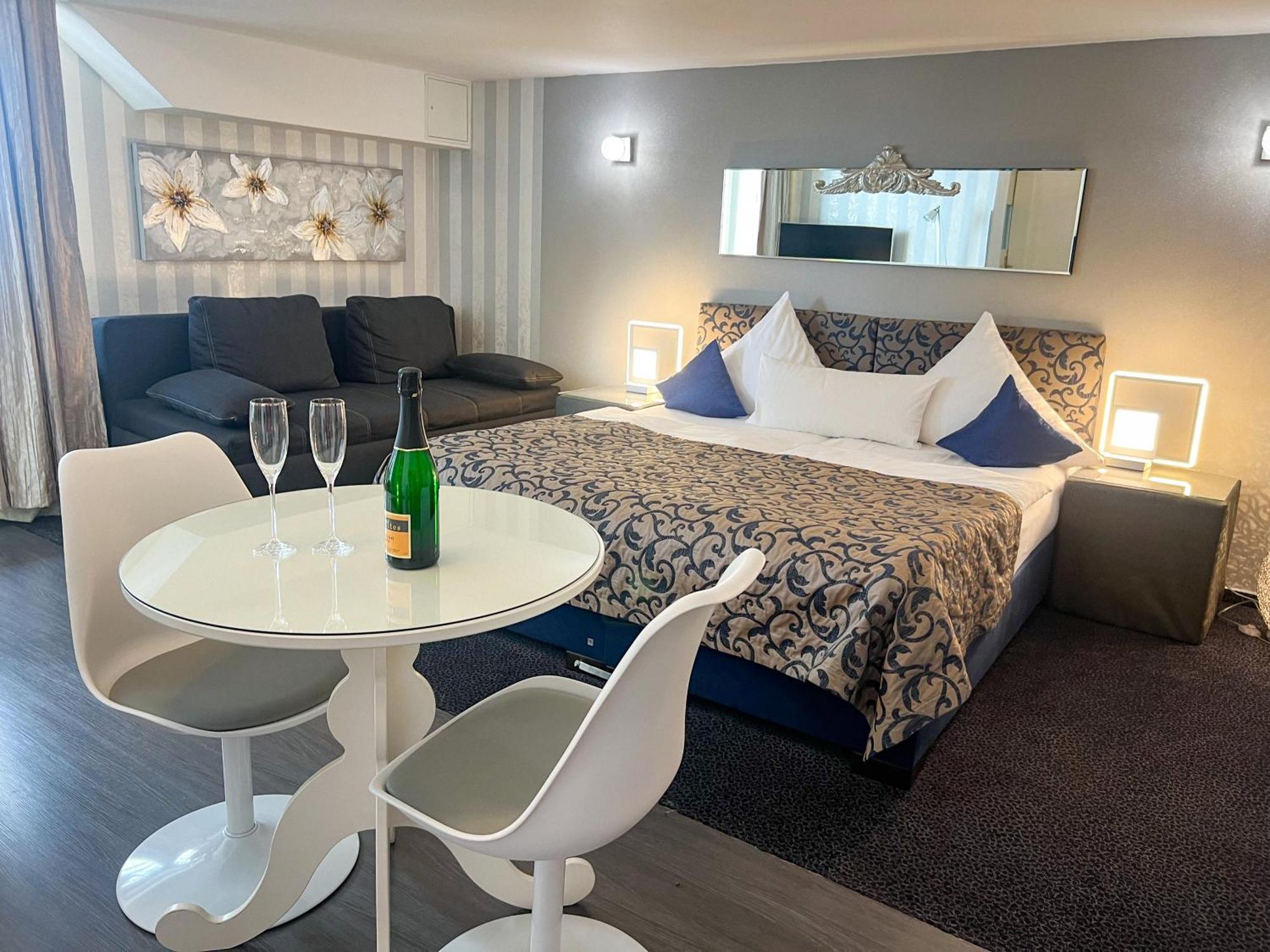 Hotel Service Apartments Am Prinzenplatz Kamp-Lintfort Bagian luar foto