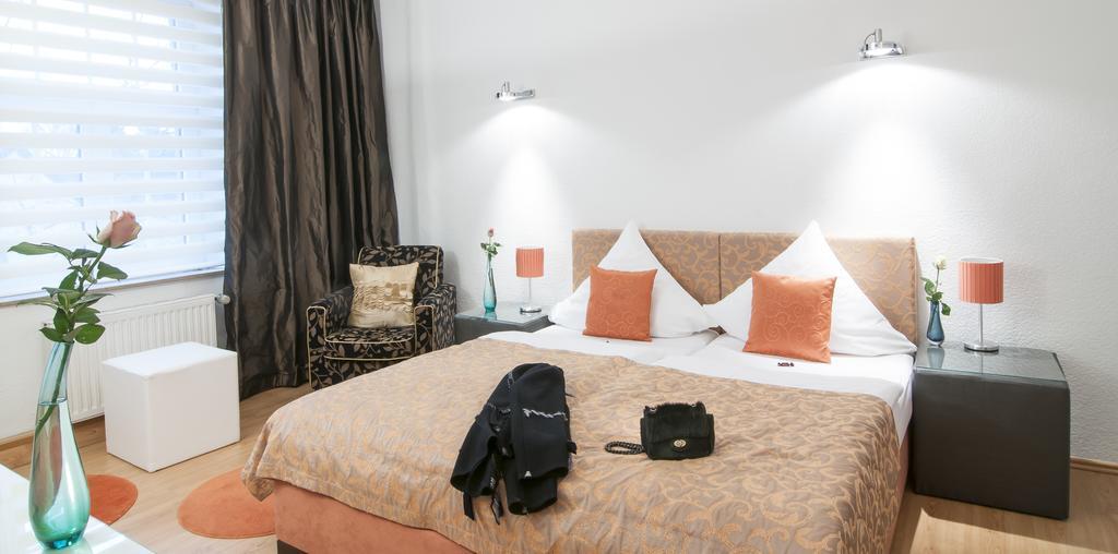 Hotel Service Apartments Am Prinzenplatz Kamp-Lintfort Bagian luar foto